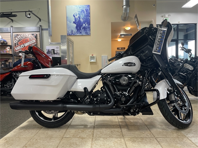 2024 Harley-Davidson Street Glide Base at Destination Harley-Davidson®, Silverdale, WA 98383