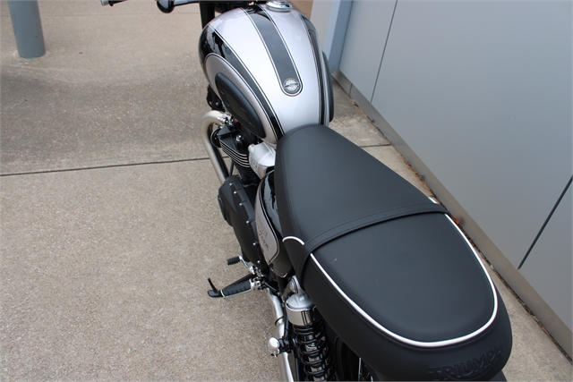 2025 Triumph Bonneville T100 ICON Base at Eurosport Cycle