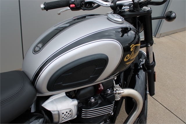 2025 Triumph Bonneville T100 ICON Base at Eurosport Cycle