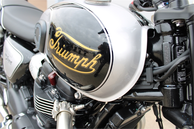 2025 Triumph Bonneville T100 ICON Base at Eurosport Cycle