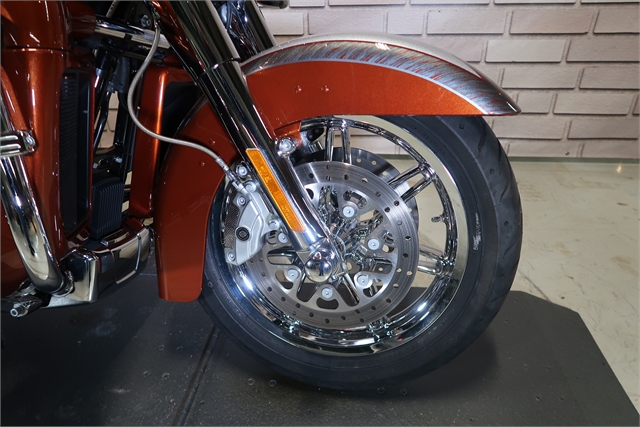 2014 Harley-Davidson Electra Glide CVO Limited at Wolverine Harley-Davidson